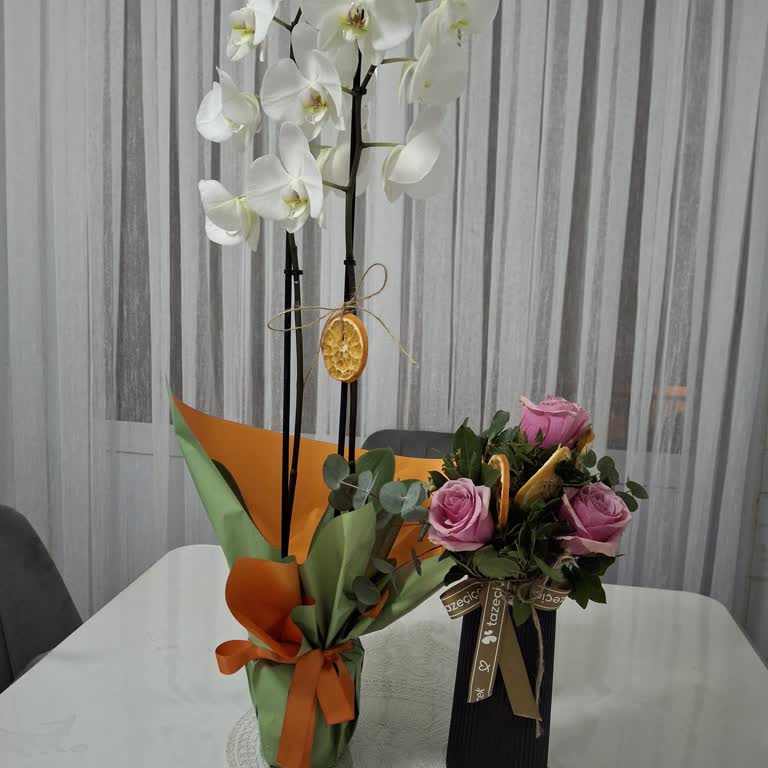 Taze Çiçek'te Ödenen Süsleme Ücreti Olmasına Rağmen Çiçekler Süslemesiz Teslim Edildi