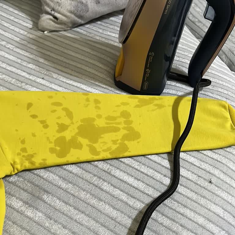 Hepsiburada'dan Alınan Philips Azur 8000 Ütüde Tekrarlayan Su Sızıntısı Ve 30 Gün Çözülmeyen Değişim