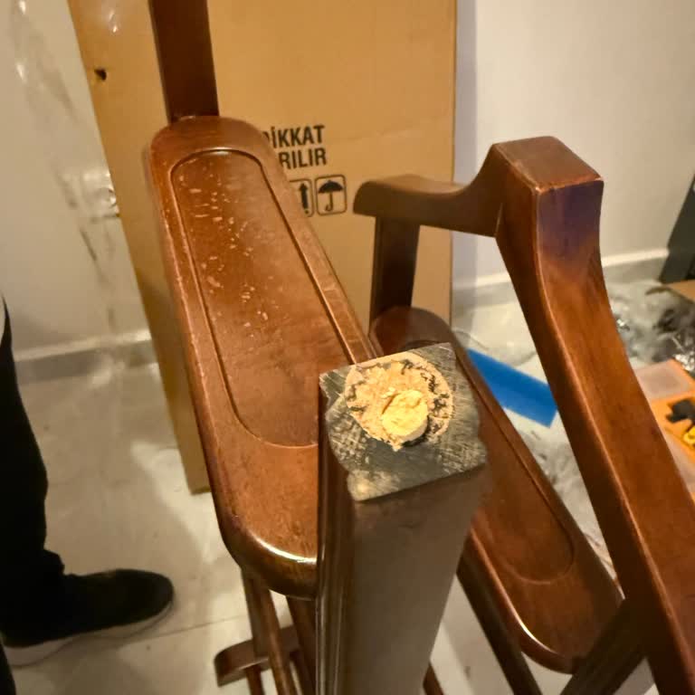 Kırık Ve Eksik Mobilyalar İçin Uzun Süreli Bekleyiş Ve Hızlı Çözüm Talebi