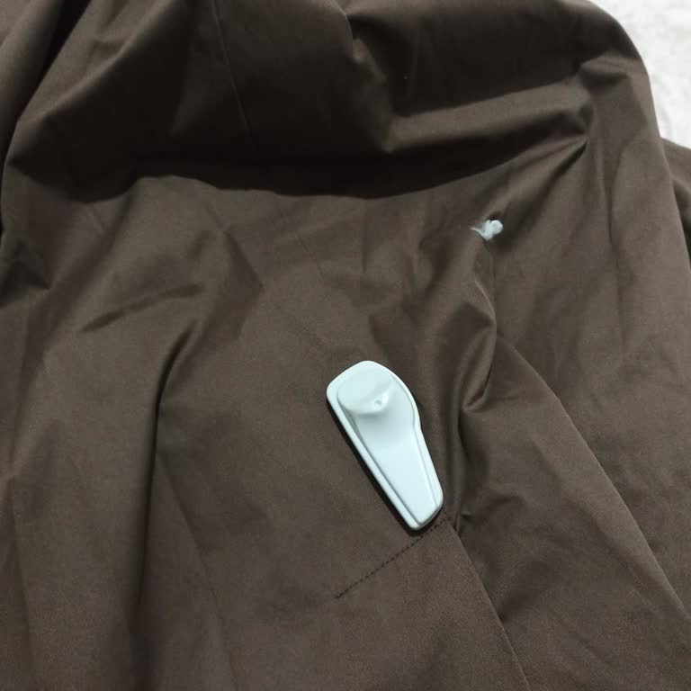 Alarm Takılı Trençkot Teslimatı Müşteri Mağduriyeti