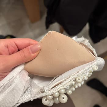 Kiralanan Gelinlik Aşırı Hasarlı Ve Tamir Edilmemiş Şekilde Geri Döndü