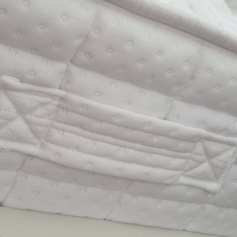 Yatsan Serta Perfect Twin Yatakta Kumaş Delik Sorunu Ve Değişim İsteği