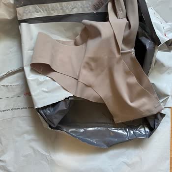 Deneyimlenmiş Ve Hijyen Kurallarına Uymayan İç Giyim Ürünleri