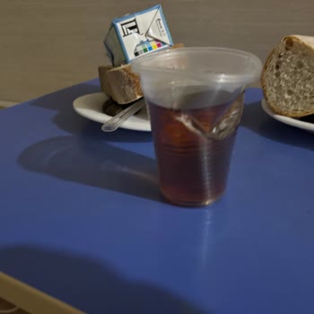 Manisa Alaşehir Devlet Hastanesi Plastik Bardak Mağduriyeti