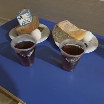 Manisa Alaşehir Devlet Hastanesi Plastik Bardak Mağduriyeti