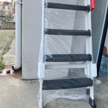 Sürat Kargo Personeli Yanıltıcı Davranışıyla Teslimatı Girişe Bıraktı