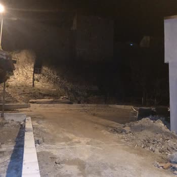 Amasra Kalesi Çevresinde Tarihi Taşların Sökülmesi Ve Beton Dökülmesi