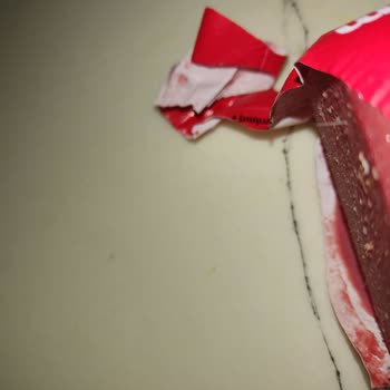 A101 Şubesinde Lezita Salamında Tavuk Tüyü Çıktı Hijyen İhlali