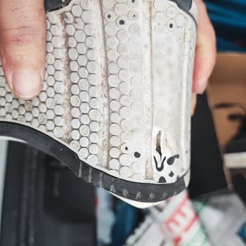 Ayıplı Adidas Superstar Ayakkabı: Kısa Sürede Tabanda Yırtılma Ve Desteksiz İade Süreci