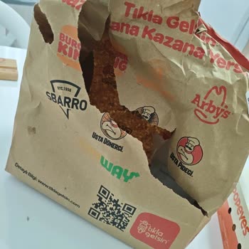 Buz Gibi Ve Bayat Yemek, Yırtık Paket Ve İade Talebi