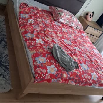 Üç Yıllık Gecikme Sonrası Kırık Karyola Ve Masa Değişimi Talebi