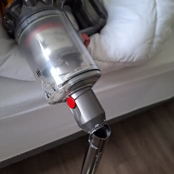 Dyson V12 Uzun Boru Parçası Sabit Durmuyor, Garanti Süresi Dışı Ücretli Değişim Talebi