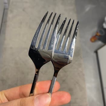 Beko Bulaşık Makinesi Çatal Bıçaklarını Çizdi, Servis Çelişkili Bilgi Verdi