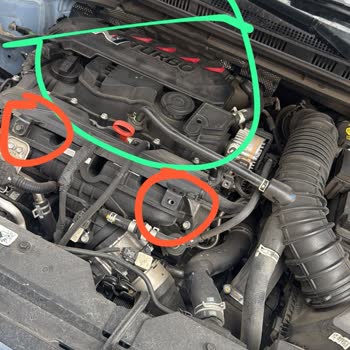 Hyundai Altınsoy Servisinde Rutin Bakım Sonrası Eksik Vidalar Ve Kırık Motor Koruma Kapağı