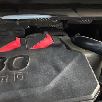 Hyundai Altınsoy Servisinde Rutin Bakım Sonrası Eksik Vidalar Ve Kırık Motor Koruma Kapağı