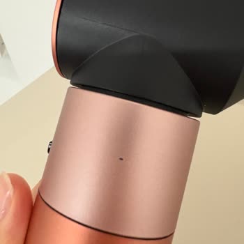 Dyson Airwrap Cihazında Gövde Soyulması Ve Çözüm Sağlanmaması