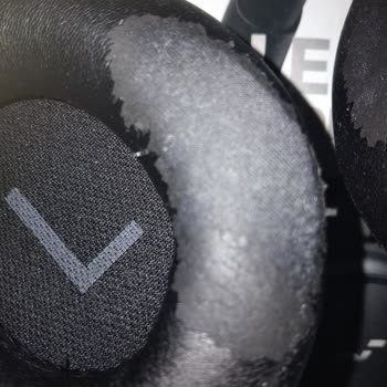 Anker Space Q45 Kulaklıkta Ped Soyulması Ve Çatlaklar Nedeniyle Ücretsiz Değişim Talebi