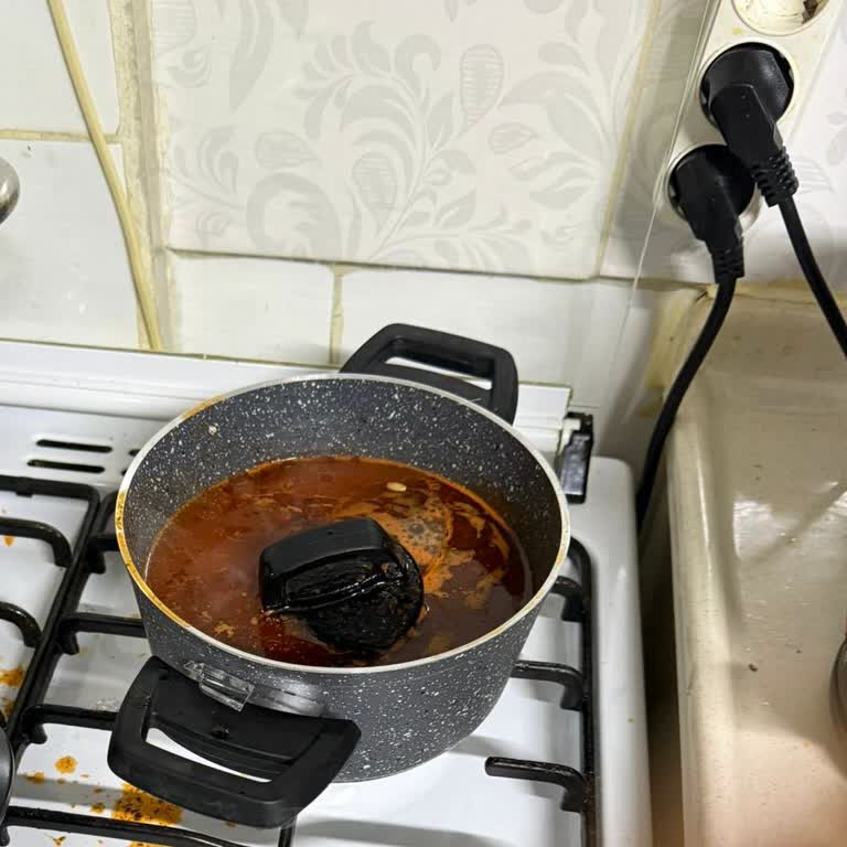 İlk Kullanımda Patlayan Kapağıyla Schafer Tencere Seti Güvenlik Skandalı