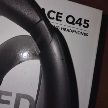 Anker Space Q45 Kulaklıkta Ped Soyulması Ve Plastik Parçalarda Çatlak