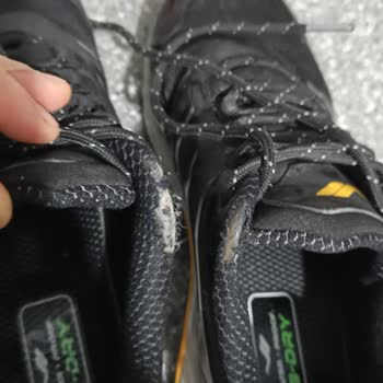 Kalitesiz Lescon Ayakkabısının Bir Ayda Açılması Ve Ücretsiz Değişim Talebi