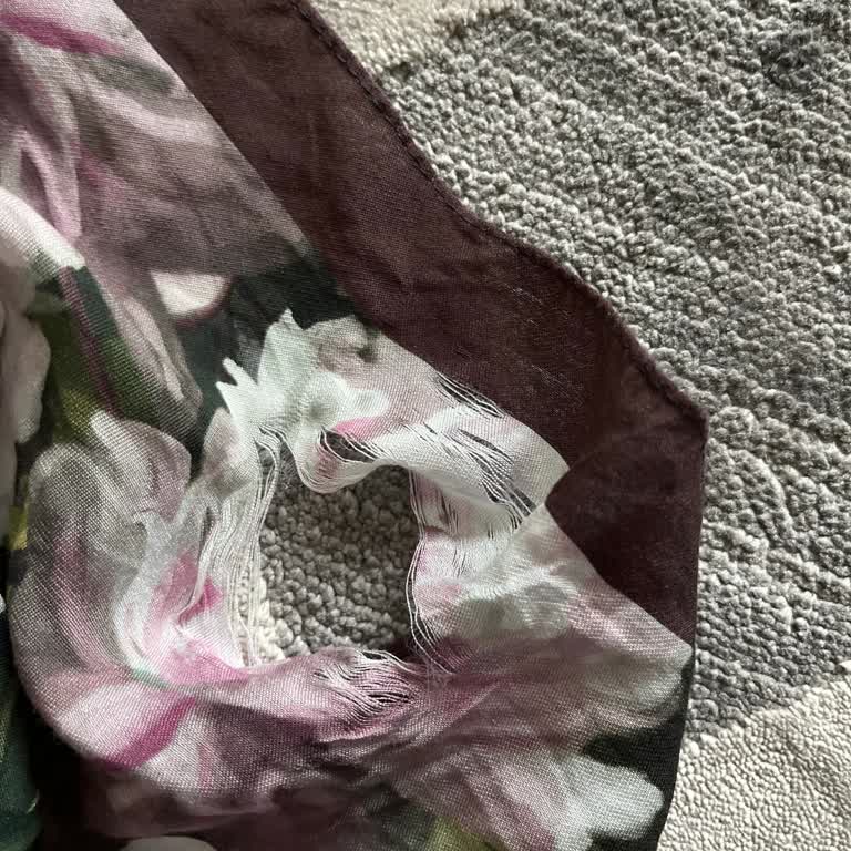 Fresh Scarf Mağazasında Defolu Şal Ve Eşarp İçin İade Reddi