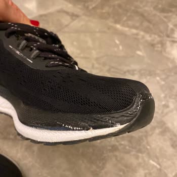 Dil Kayması Ve Boya Atması Sorunları Nedeniyle Skechers Ayakkabısının İadesi
