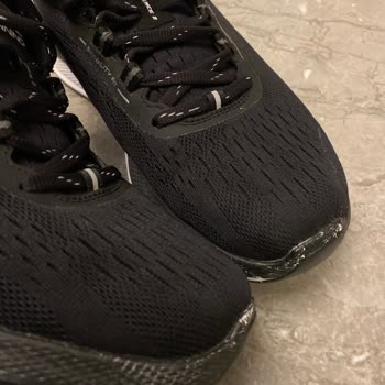 Dil Kayması Ve Boya Atması Sorunları Nedeniyle Skechers Ayakkabısının İadesi