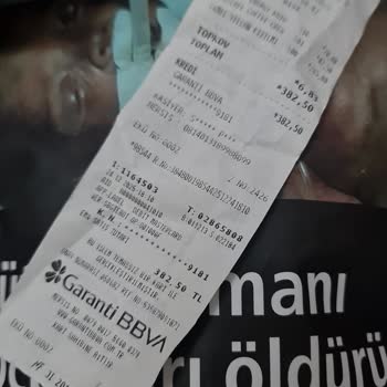 Şok Markette Camel Tütününde Kötü Tat Ve Karton Parçası, Müşteri Şikayetine Cevap Yok