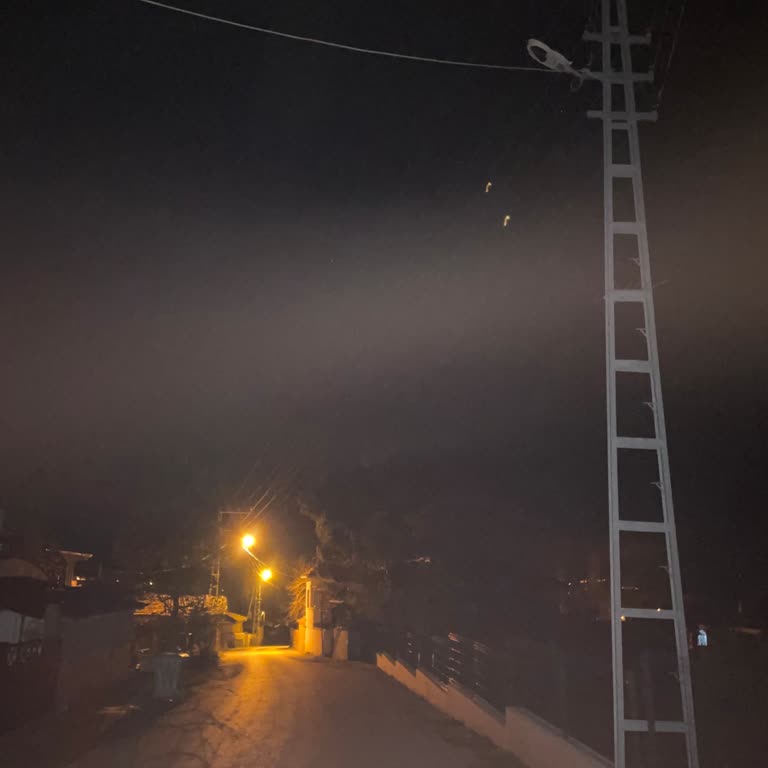 Hamamözü Göçeri Köyünde Sokak Lambası 2 Aydır Yanmıyor Ve Tamir Edilmiyor