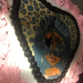 Fotoğrafdaki Leopar Desenli Pasta Gerçek Teslimde Uyumlu Değil Ve İade Talebi