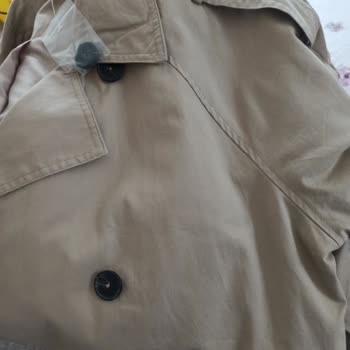 Yanlış Renk Ve Etiketsiz Trençkot Gönderimi Mağaza Yönlendirmesine Karşı Çözüm Talebi