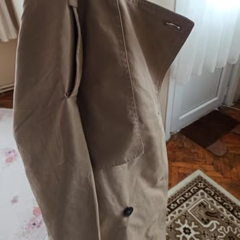 Yanlış Renk Ve Etiketsiz Trençkot Gönderimi Mağaza Yönlendirmesine Karşı Çözüm Talebi