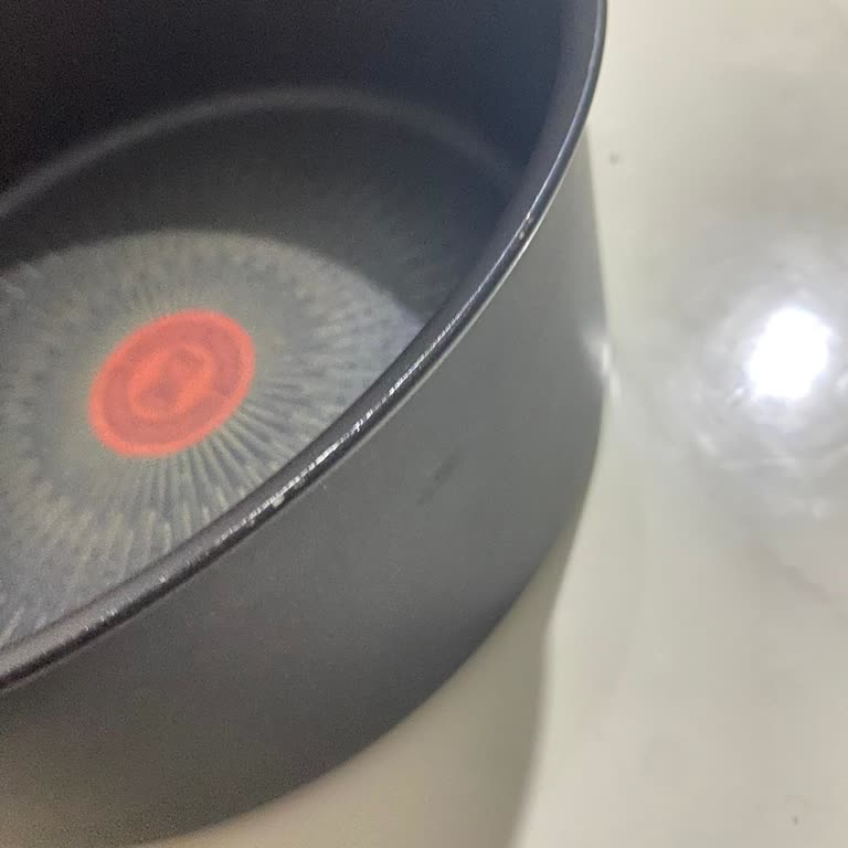 Tefal Altılı Titanium Tencere Setinde Boya Atması Ve Sağlık Endişesi