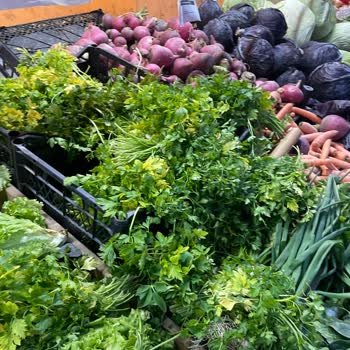 Aras Market Turgut Özal Caddesi’ndeki Bozuk Ürünler Ve İlgisiz Personel Üzerine Şikayet