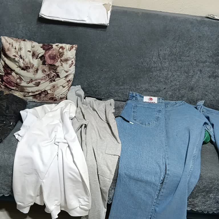 Ezgi Moda Sipariş Ettiğim Ürünler Yerine Eşofman, Üç Kazak Ve Pantolon Çıktı