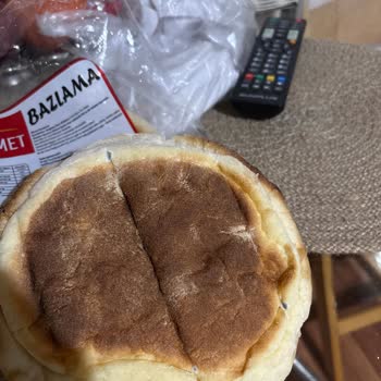 İzmir Eşrefpaşa A101’de Satılan Bazlama Tarihinden Önce Küflenmiş