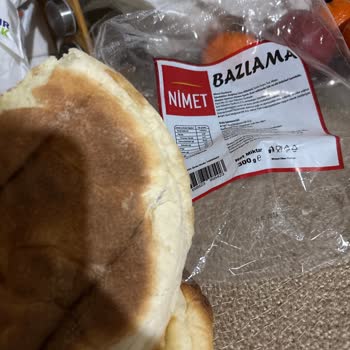 İzmir Eşrefpaşa A101’de Satılan Bazlama Tarihinden Önce Küflenmiş