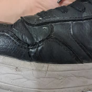 Garanti Süresi 2 Yıl Olan Ayakkabı 6 Ayda Yıprandı, Değişim Talebi Reddedildi