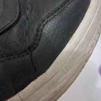 Garanti Süresi 2 Yıl Olan Ayakkabı 6 Ayda Yıprandı, Değişim Talebi Reddedildi