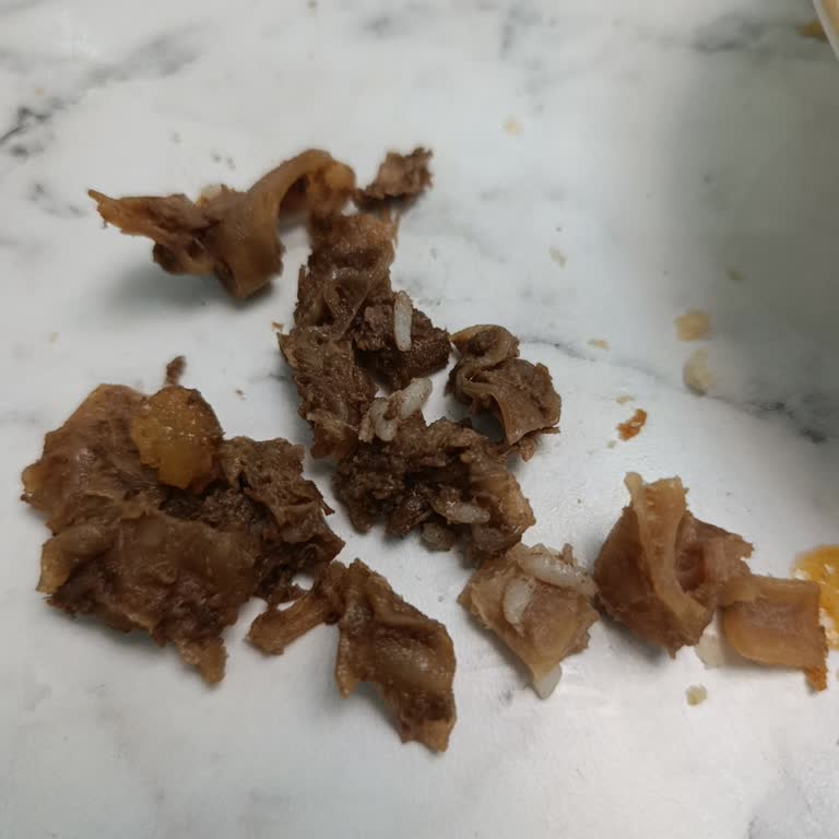 Emin Marka Çiğ Ve Kullanılamaz Dana Kavurması İçin 913 TL İade Talebi