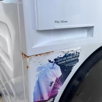 Arçelik Çamaşır Makinesinde Üst Köşe Paslanması Ve Boya Atması