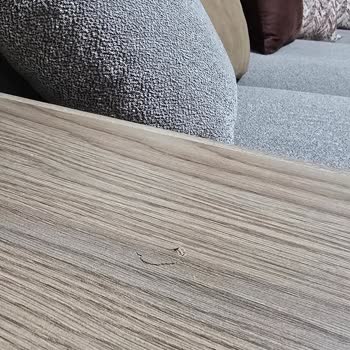 Koltukta Ahşap Çatlak Ve Bayi İlgisizliği