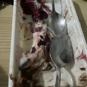 Mado Çerkezköy Şubesinde Dondurmada Kıl Bulunması