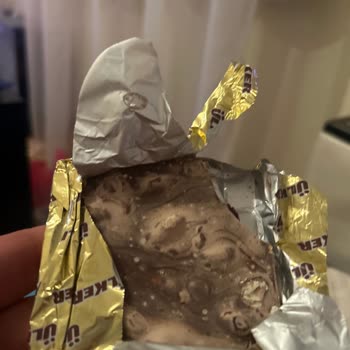 Antep Fıstıklı Çikolatanın Renk Ve Tat Sorunu, Mağazadan İade Reddi