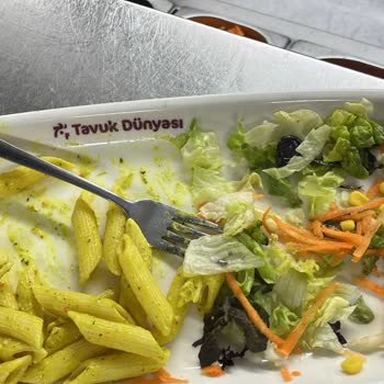 Tavuk Dünyası Şubesinde Böcekli Salata Ve Hijyen Sorunu