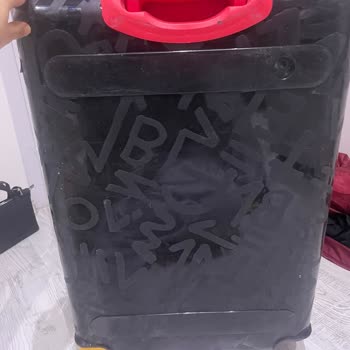 Türk Hava Yolları’nın Kırık Tekerlekli Valizi İçin 5.000 TL Tazminat Talebi