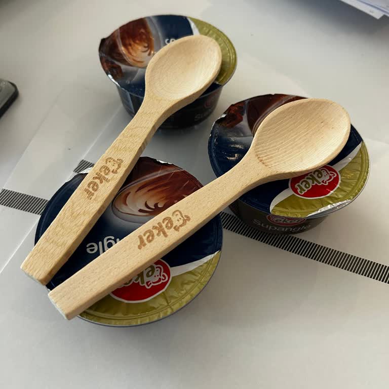 Eker Kazandibi Tatlısında Taş Bulunması Ortodonti Telimin Kırılmasına Yol Açtı