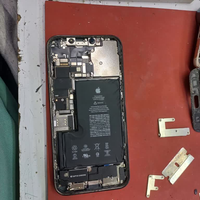 Gümüşelma Apple Yetkili Servis Orijinal Batarya Ücreti Alınmasına Rağmen Takmaması, Ek Ücret Talebi