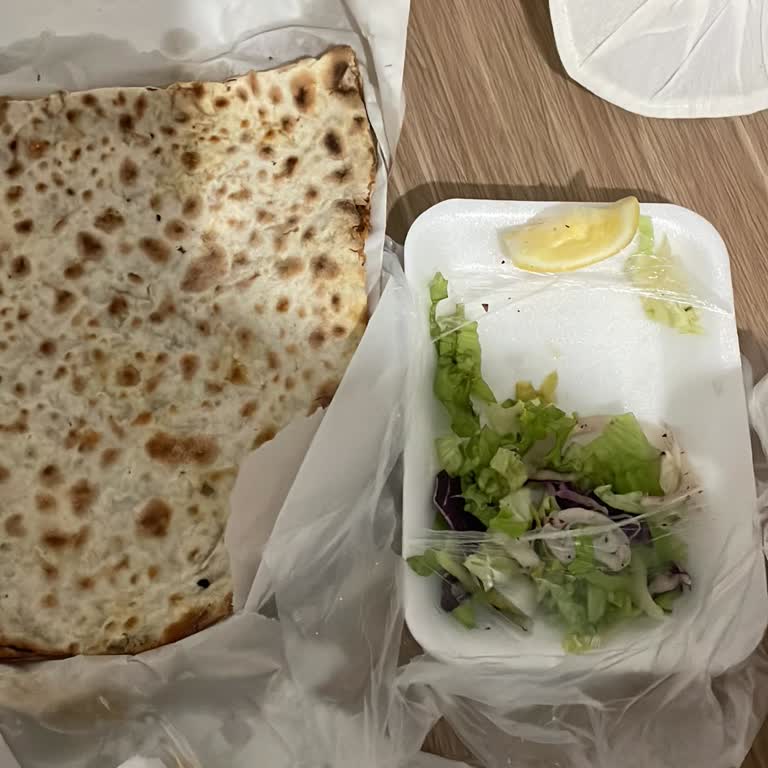 Lahmacunların İçi Boş Ve Eksik Garnitür Saygısız Hizmet Karşısında Mağdur Oldum