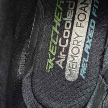 Skechers Ayakkabısının İç Yüzeyi Bir Yıl İçinde Parçalandı, Kullanım Hatası İddiası Reddedildi
